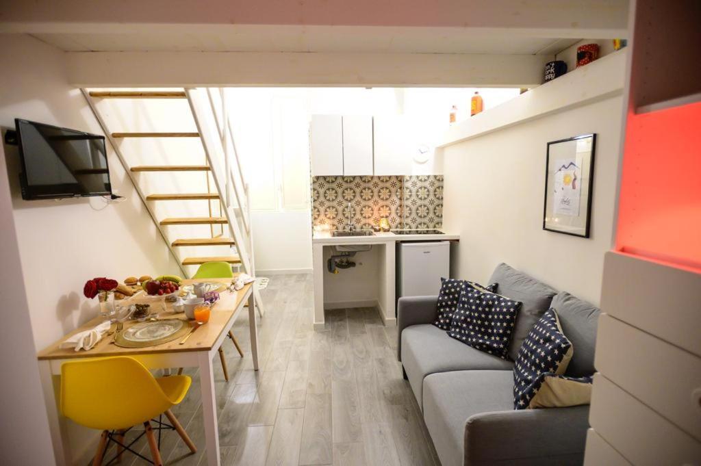 Central Guest House Nápoly Kültér fotó