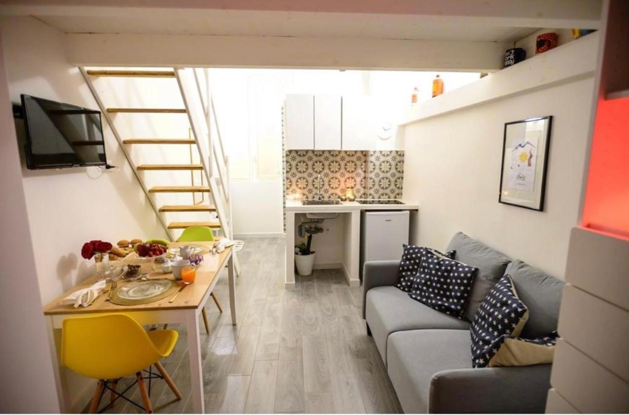 Central Guest House Nápoly Kültér fotó